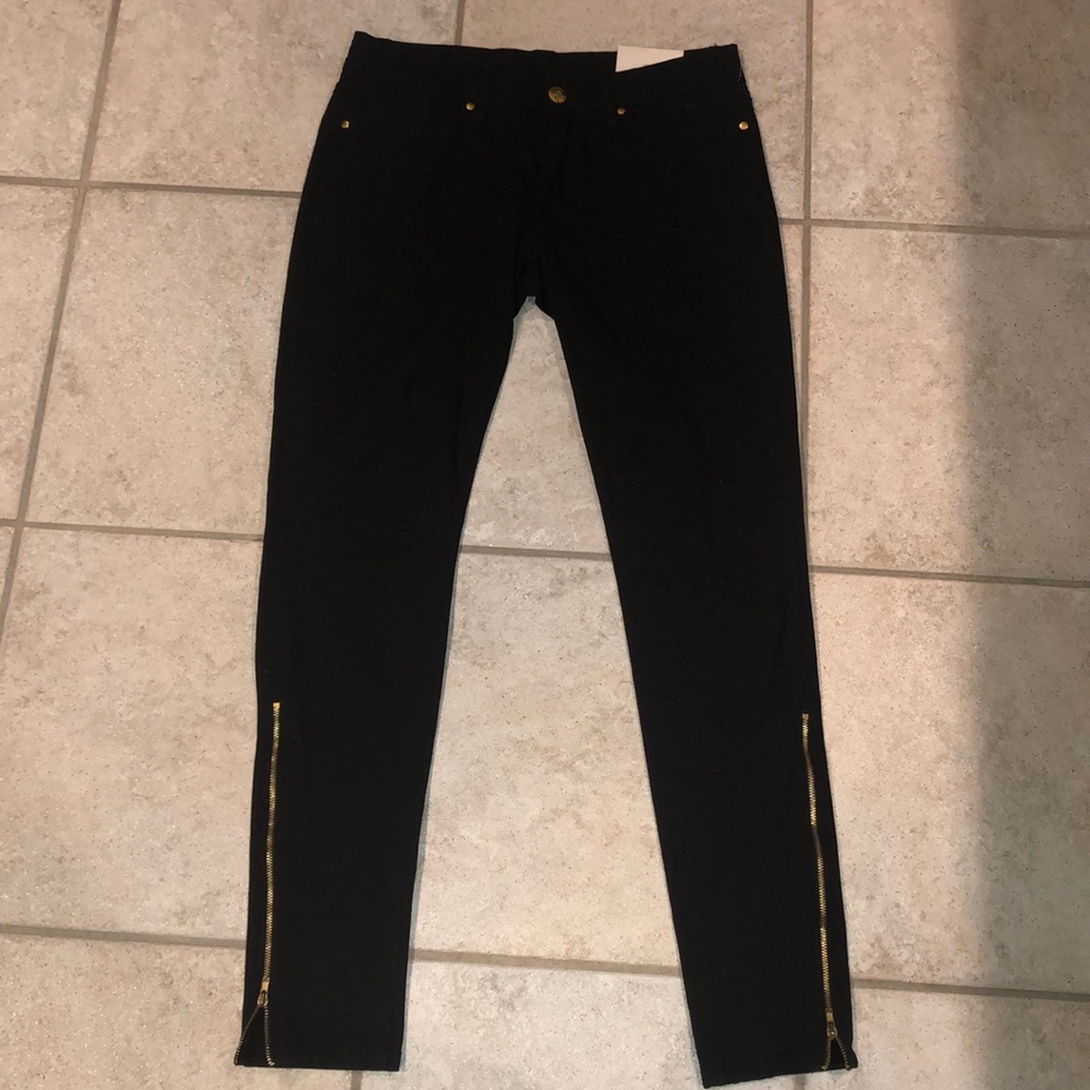 Blank NYC black stretch jeans with gold zippers 28